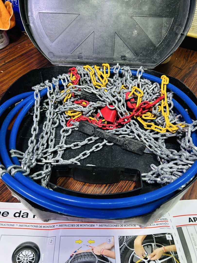 Husky 9mm Snow Chains for Tires (Category: Body Parts and Accessories) located in Manila. Submitted by starbalesukandjapansurplus (Listing ID 1464576581, Image 3). Description: - Husky snow chains - 9mm thickness - Fits various tire sizes (check photo chart) - Comes with a sturdy black case - Instructions included - Ideal for winter driving safety.