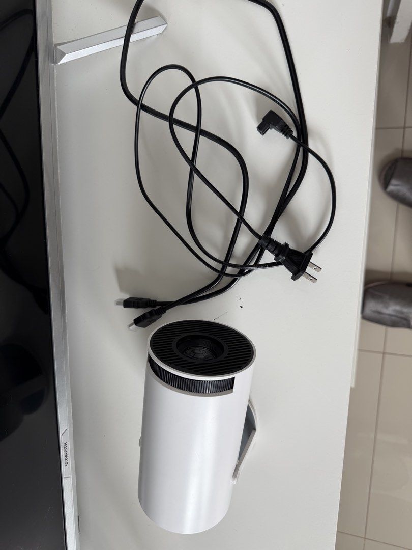 HY300 HD projector (Category: Entertainment Systems & Smart Home Devices) located in Manila. Submitted by regaliarack (Listing ID 1464588056, Image 1). Description: Bought this on Tiktok for 1,900 pesos. Never really used it. Complete set pa po.