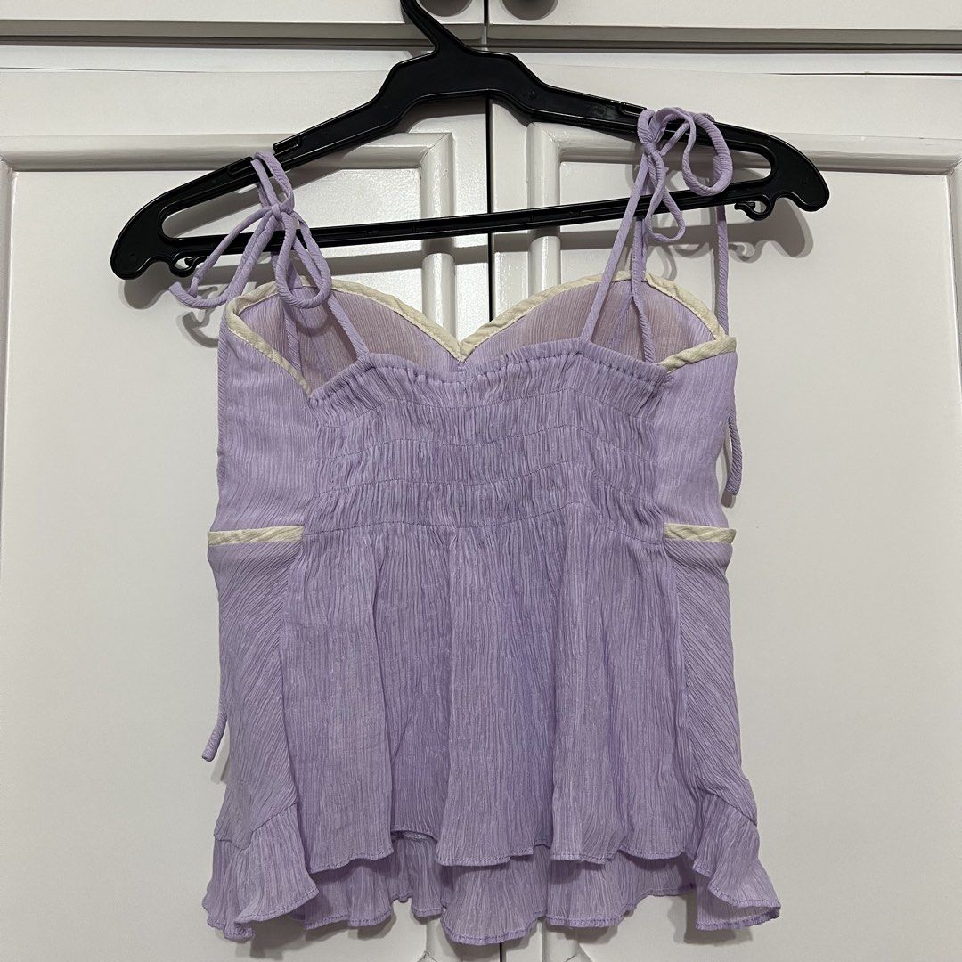 Ideal Dainty Padded Top (Category: Sleeveless) located in Las Pinas. Submitted by bangtanbey (Listing ID 1464737004, Image 2). Description: Ideal brand from Bangkok Washed only, never used Padded Free size (best fits small to large).