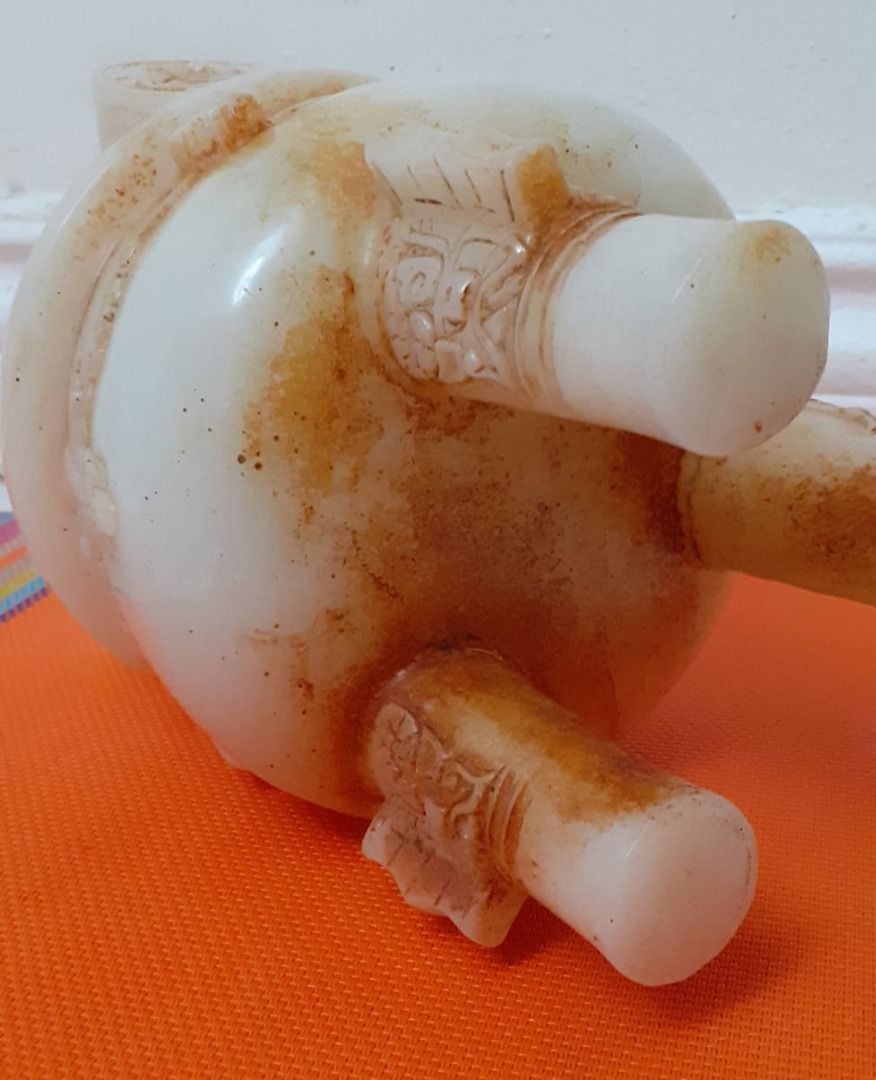 Imperial White Jade (Category: Vintage Collectibles) located in Caloocan City. Submitted by keenriver_5741f9 (Listing ID 1464572296, Image 2). Description: Late Ming Early Qung dynasty snow flakes white Imperial white Jade with 5 toed dragon( Emperor's use) Ph28M.