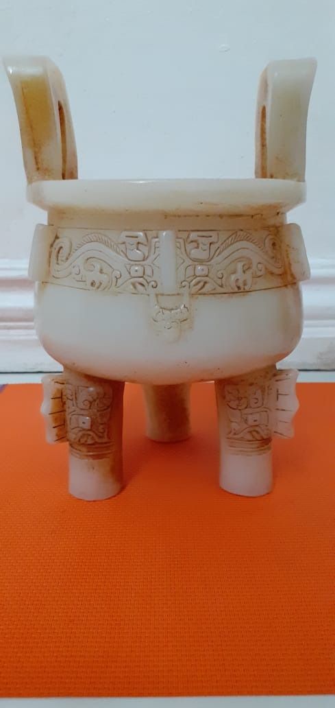 Imperial White Jade (Category: Vintage Collectibles) located in Caloocan City. Submitted by keenriver_5741f9 (Listing ID 1464572296, Image 1). Description: Late Ming Early Qung dynasty snow flakes white Imperial white Jade with 5 toed dragon( Emperor's use) Ph28M.