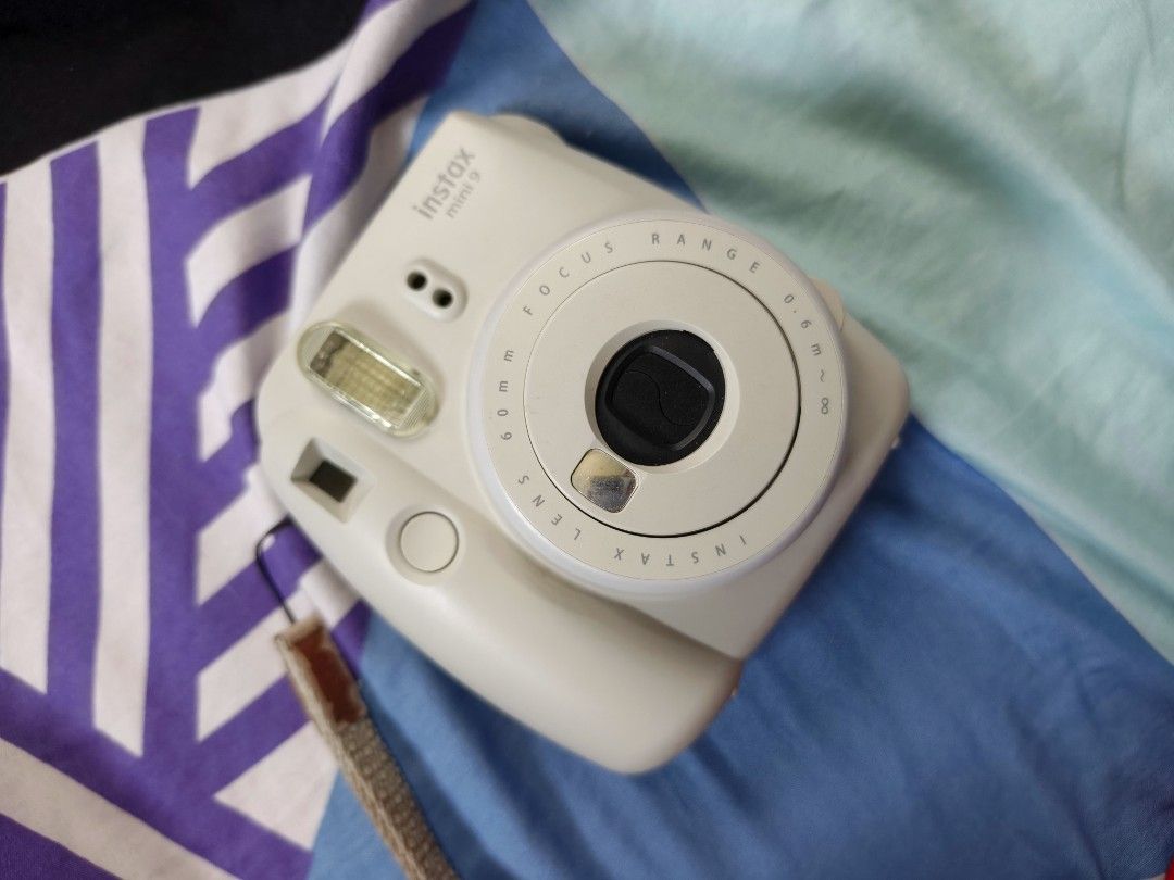 INSTAX MINI 9 (Category: Cameras) located in Alcala. Submitted by sthencvleur (Listing ID 1464694330, Image 3). Description: RUSH SALE ‼️ Fujifilm Instax Mini 9 Price: 1.5k nlangg RFS: need po ng funds to support my education huhu 👀 Inclusions: ✅ Instax Mini 9 Camera (Smokey White) ✅ Leather Case ✅ Wrist Strap ✅ 2 AA batteries 👌🏻 Honest Issues: 🔴 minor signs of usage, doesn't affect the outcome 📍ALCALA, PANG MOP: GCASH can ship thru LBC ! dm