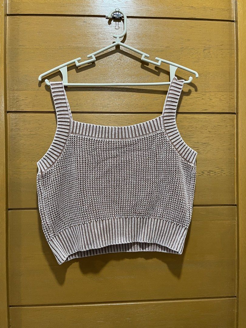 Intique Crop knit Top (Category: Others Tops) located in Baguio. Submitted by pawsome_closet (Listing ID 1464716543, Image 1). Description: Small - medium.