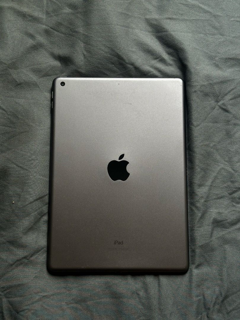 iPad 8th Gen with free Apple pen (Category: iPad) located in Manila. Submitted by shopwmsl123 (Listing ID 1464583707, Image 2). Description: 🍎 iPad 8th Generation For Sale! ✨ 📱 iPad 8th Gen • Smooth and reliable performance • Perfect for studying, online classes, notes, Netflix, browsing & everyday use • Great for students and work • FREE Apple Pencil/Apple Pen included! ✏️ • Ready to use 📦 Inclusions: ✔️ iPad 8th Gen ✔️ FREE Apple Pen 💯 Good