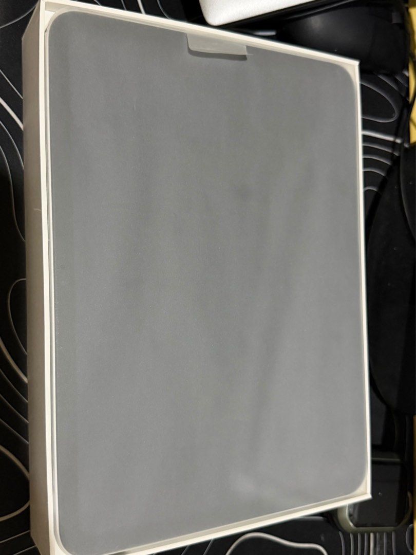iPad A16 - 11th Gen (Category: iPad) located in Paranaque City. Submitted by jaspquim (Listing ID 1464643617, Image 2). Description: For Sale Only iPad A16 (11th Generation) - WiFi only 128 GB | Silver Warranty still intact until 12/10/2026 NTC variant No issue/dents, all parts/button working and very good condition, no history of repairs Battery health: 94% (normal peak performance) cycle count: 236 Updated to latest iPadOS 27 Inclusion: origina