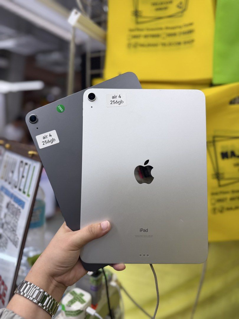 Ipad Air 4 256GB Wifi only no issues 98% smooth (Category: iPad) located in San Juan City. Submitted by najihahtelecomshop2018 (Listing ID 1464740231, Image 2). Description: Legit Store | Original unit FOR SALE | TRADE / SWAP ▫️INSTALLMENT thru: 🔸Credit Card (straight / installment) 🔸Ggives / Gcredit + 6% interest 🔸Spay Later + 6% interest (RFS: Buy and Sell any kinds of Gadgets) Description: Ipad Air 4 256GB ( other GB are also available) Wif