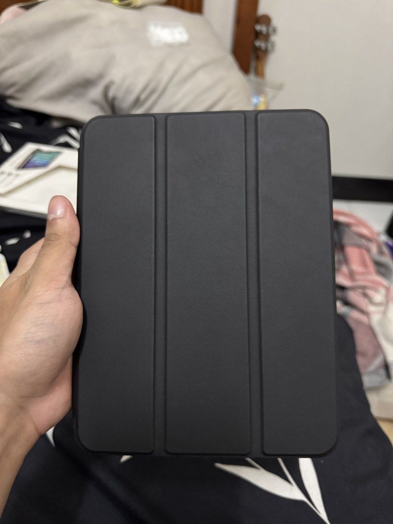 iPad Mini 6/7 Case - Trifold & Magnetic (Category: Cases & Sleeves) located in Manila. Submitted by alguims (Listing ID 1464743735, Image 2). Description: Used for only a few days Rfs:Bought Spigen case .