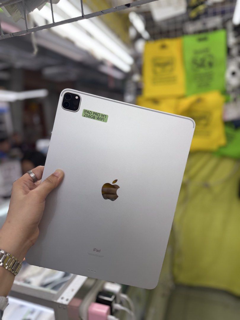 Ipad Pro M1 chip 256GB 13' inch no issues wifi only (Category: iPad) located in San Juan City. Submitted by najihahtelecomshop2018 (Listing ID 1464742834, Image 2). Description: Legit Store | Original unit FOR SALE | TRADE / SWAP ▫️INSTALLMENT thru: 🔸Credit Card (straight / installment) 🔸Ggives / Gcredit + 6% interest 🔸Spay Later + 6% interest (RFS: Buy and Sell any kinds of Gadgets) Description: Ipad Pro M1 chip 256GB 13' inch Wifi only No hi