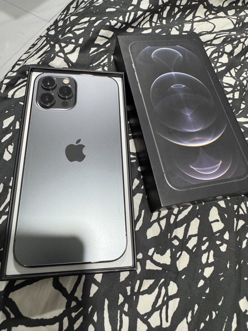 IPhone 12 Pro Max 128gb (Category: iPhone 12 Series) located in Cainta. Submitted by tootsie_08 (Listing ID 1464667312, Image 2). Description: IPhone 12 Pro Max 128 gb Graphite color IOS 27 76% Battery health All original No issues Lady-owned With original box With original charging chord Bought this in Dubai For pick-up only Pasig area Payment thru GCash/BDO .