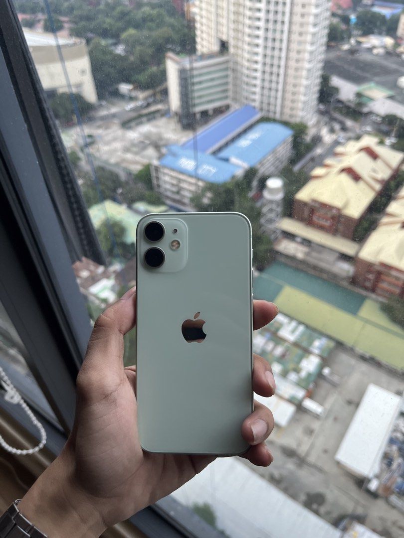 IPHONE 12MINI 128GB (Category: iPhone 12 Series) located in Quezon City. Submitted by freddie2.0 (Listing ID 1464631601, Image 2). Description: IPHONE 12mini 128gb •IPhone 12mini Green •No sim restriction •True tone working •Face id working •All button working •Makinis no scratches •Unli check & reset upon meet up •70 battery health •No history of repair •No issue •Unit & Case only Lady owned We can meet up around Qc area.