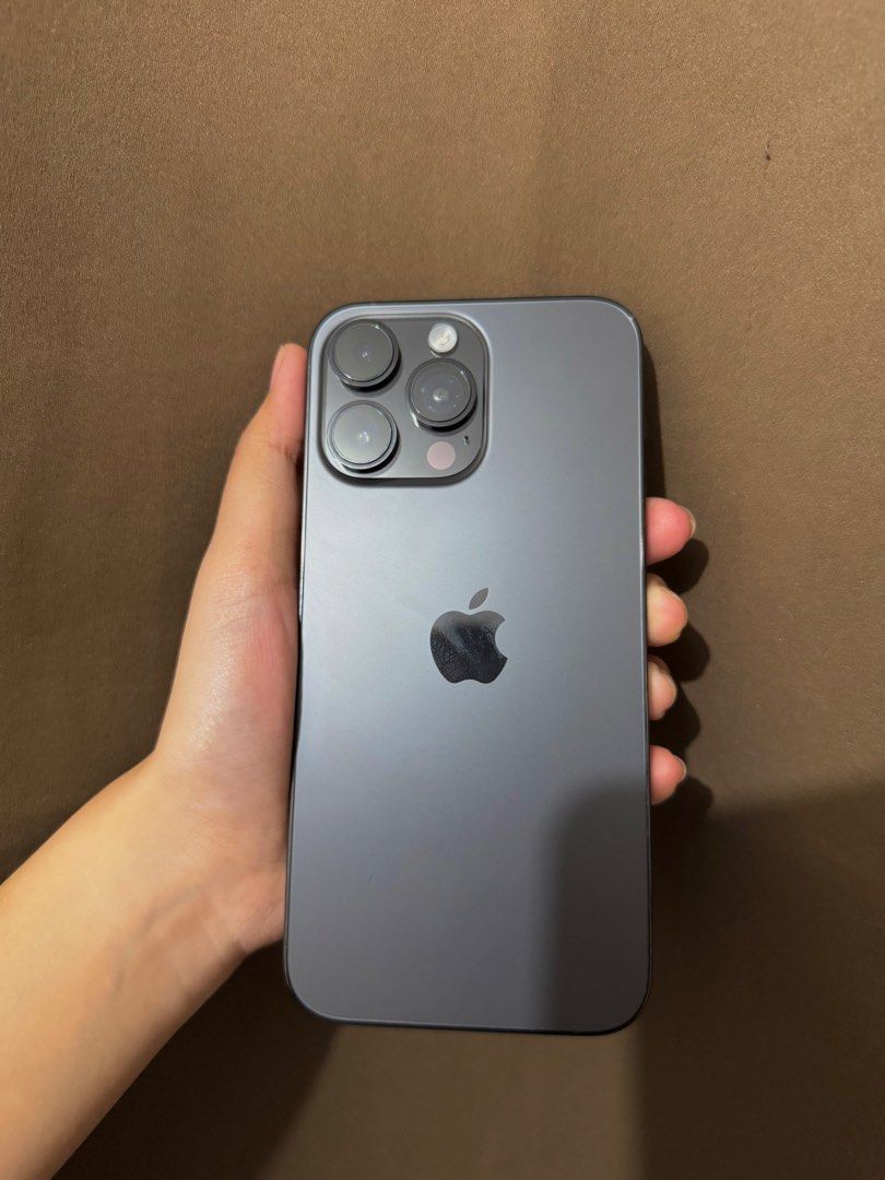 Iphone 14 pro max 256gb 86bh (Category: iPhone 14 Series) located in Manila. Submitted by charm.202 (Listing ID 1464617837, Image 1). Description: 📱 FOR SALE or SWAP TO LOWER UNIT— iPhone 14 Pro Max Selling Price: 30k • 256GB • Space Black • 86% Battery Health • Makinis / Good condition • No issues 🔄 LOOKING FOR SWAP: iPhone 13 / 14 — 256GB/512gb 80% up Battery Health Good condition ADD CASH — depending on unit & condition No history of repair 