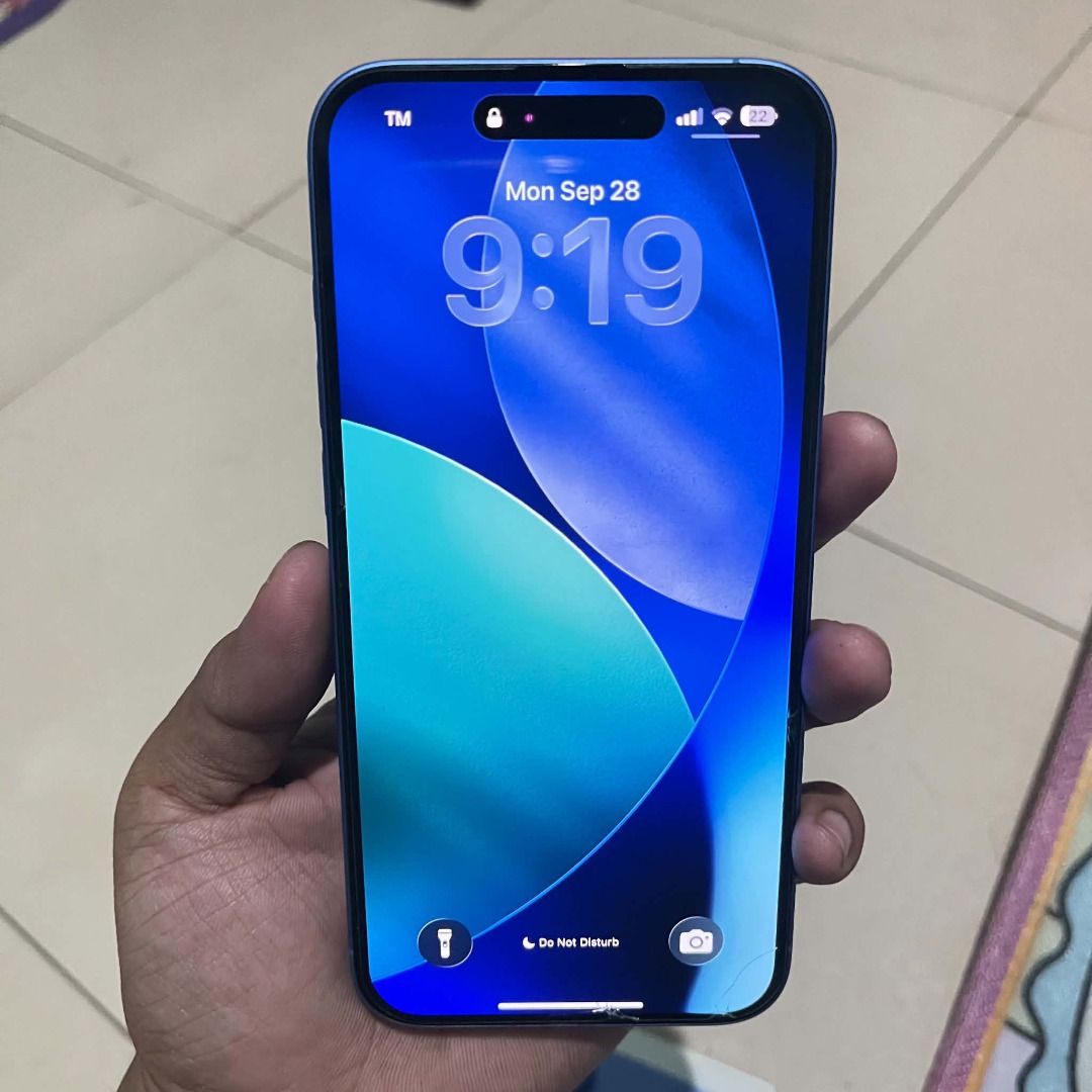 Iphone 16 Plus 128GB Ultramarine (Category: iPhone 16 Series) located in Tuguegarao City. Submitted by lemdulin_ (Listing ID 1464712871, Image 2). Description: "Helping a friend" Apple iPhone 16 Plus features a 6.7-inch Super Retina XDR OLED display, an Apple A18 chip, and an 8GB RAM setup. Item Details & Identification Model: iPhone 16 Plus Color: Ultramarine Storage Capacity: 128GB Model Number: MXVX3ZP/A (Model A3290) Serial Number: FP9760RHH0