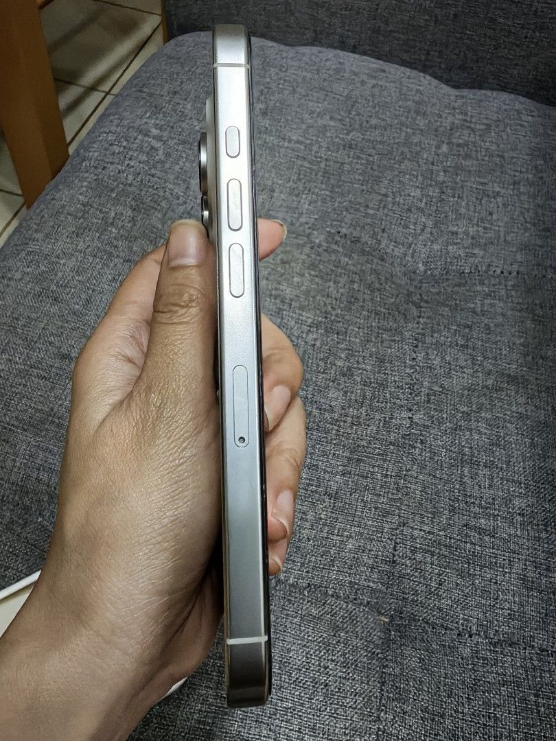 IPhone 16pro 256gb 89%batt health (Category: iPhone 16 Series) located in Mandaluyong City. Submitted by liechenlie94290 (Listing ID 1464768996, Image 3). Description: Rush IPhone 16pro 256gb 89%batt health Light used 41k NTC approve Open line Makin is pwede sa maselan For pick up only Negotiable da sure buyer .