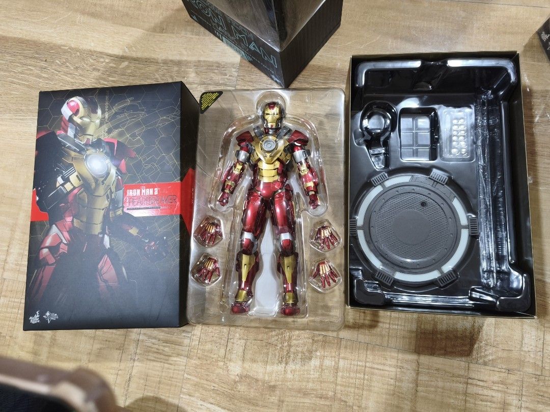 Ironman Hot toys (Category: Action & Battle Toys) located in Manila. Submitted by daily.tipid (Listing ID 1464622460, Image 3). Description: Ironman Hot toys Heartbreaker - 10,999 Mark 50 - 19,999 neontech - 13,999 LBC,jnt or lalamove.