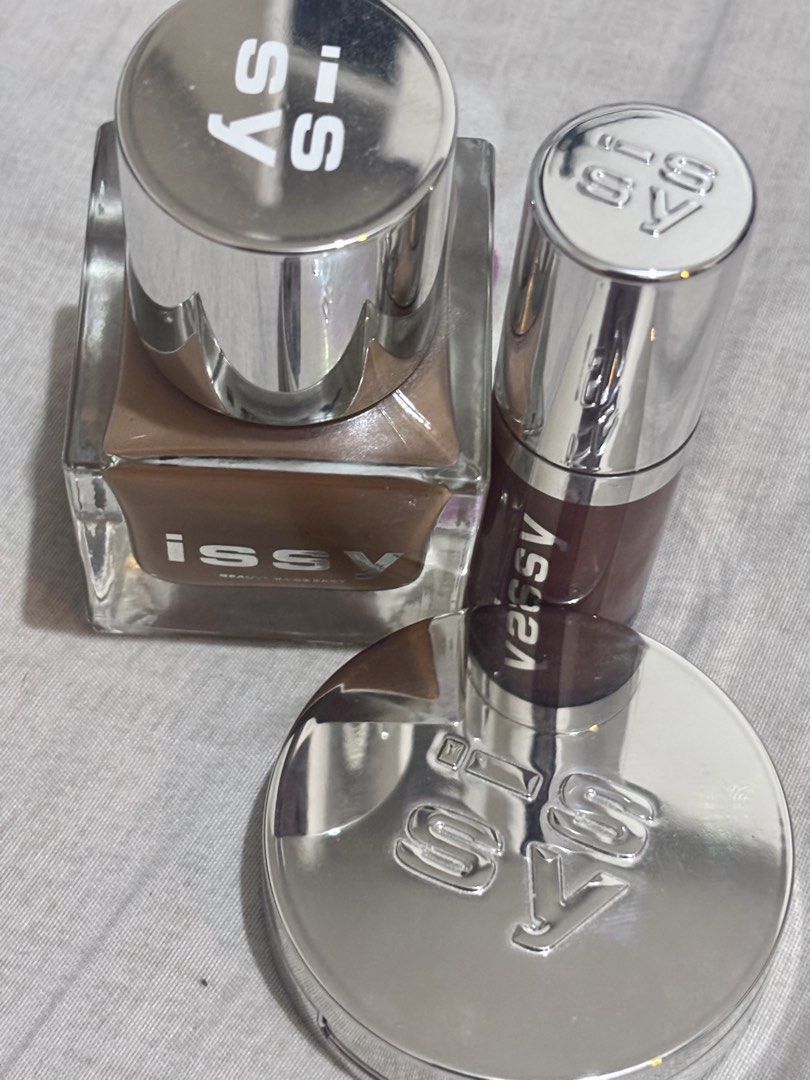 Issy Makeup Bundle Foundation, Blush, and Hydragloss (Category: Makeup) located in Bacoor. Submitted by fmax19 (Listing ID 1464753865, Image 2). Description: - Issy Active Foundation (Shade: OT4, 30ml) - Issy Creme Cheek Blush (Shade: Slap, dusty reddish rose) - Hydragloss (Shade: Cowgirl) - Condition: Lightly used (very often).