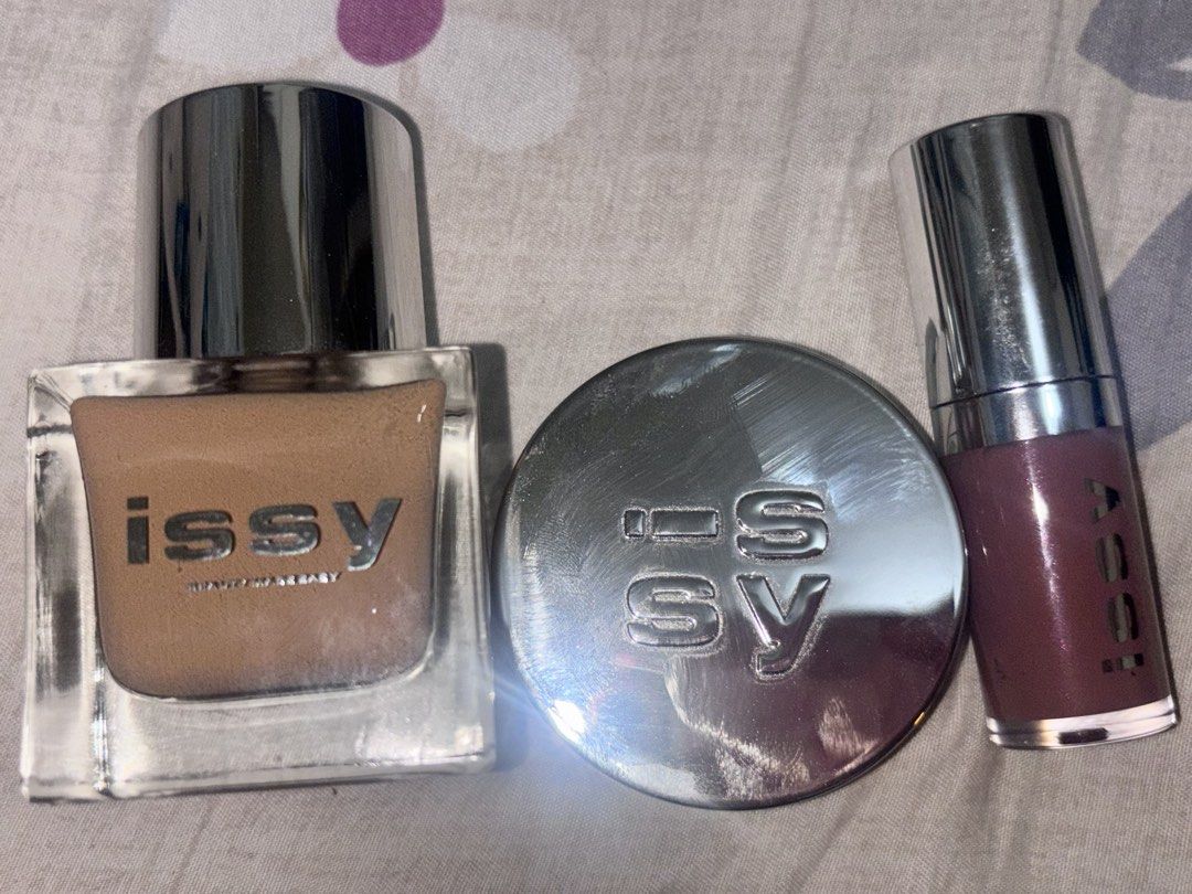 Issy Makeup Bundle Foundation, Blush, and Hydragloss (Category: Makeup) located in Bacoor. Submitted by fmax19 (Listing ID 1464753865, Image 1). Description: - Issy Active Foundation (Shade: OT4, 30ml) - Issy Creme Cheek Blush (Shade: Slap, dusty reddish rose) - Hydragloss (Shade: Cowgirl) - Condition: Lightly used (very often).