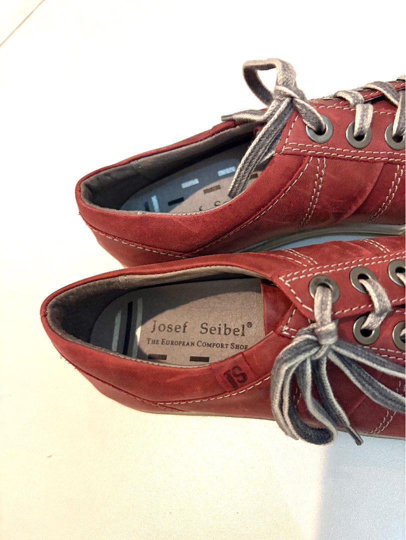 Italy red leather sneakers (Category: Sneakers) located in Manila. Submitted by coolandchic (Listing ID 1464697572, Image 2). Description: .
