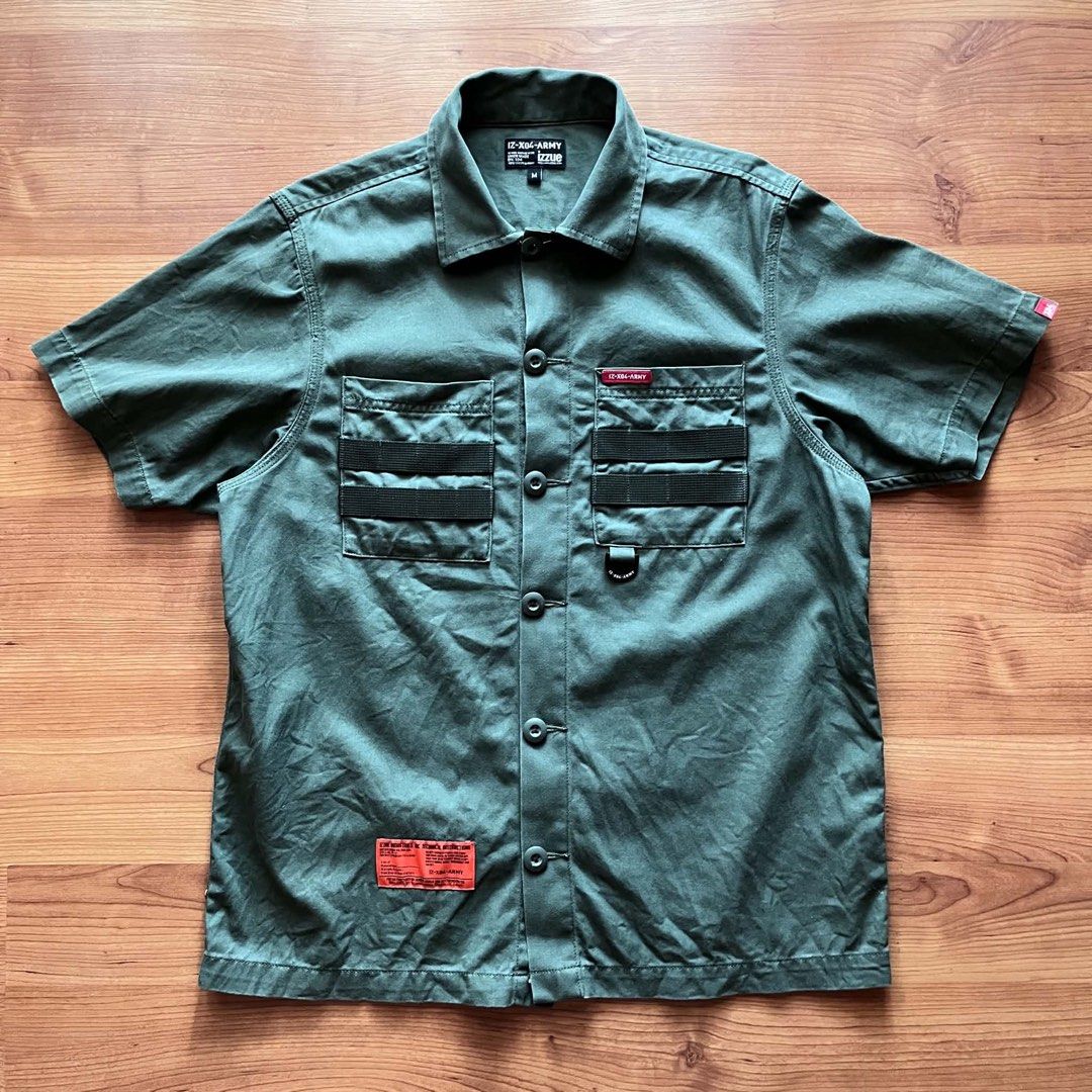 Izzue polo (Category: Tshirts & Polo Shirts ) located in Rizal. Submitted by timelessfinds89_ (Listing ID 1464571408, Image 1). Description: Dimes: L27 W21.5 .