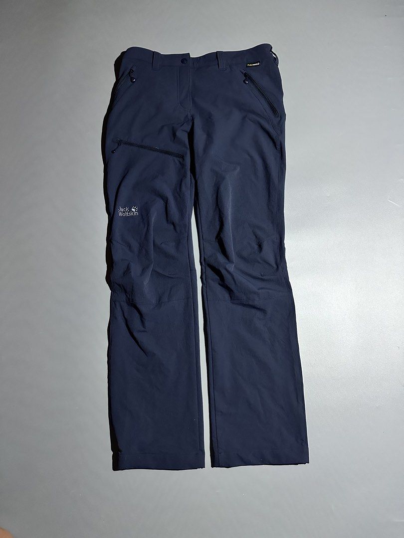 JACK WOLFSKIN TRAIL PANTS (Category: Activewear) located in Makati City. Submitted by js.street.finds (Listing ID 1464680012, Image 1). Description: width 32 length 40 hem 8.