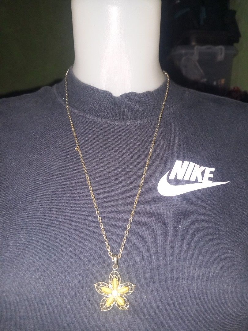 Japan surplus accessories (Category: Necklaces) located in Magalang. Submitted by zeiansoria64090 (Listing ID 1464599772, Image 1). Description: accessories from Japan surplus 150 each only .