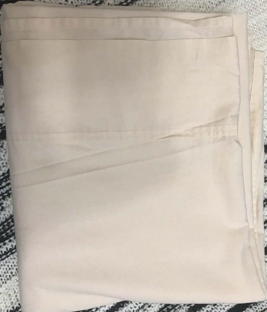 JCPenney Home Full Flat sheet/Blanket (Category: Bedding & Towels) located in Imus. Submitted by stop_shop7 (Listing ID 1464634095, Image 2). Description: - JCPenney Home Full/Matrimonial Sheet Set - Material: 60% Cotton, 40% Polyester - Color: Light Cream/Beige - Ideal for everyday use - Please check photos for detailed condition - Issue: Washable Stain Loc: Imus, Cavite Delivery: flash Express/Lalamove (Buyer Shoulders Shipping) MOP: Gcash/Bank