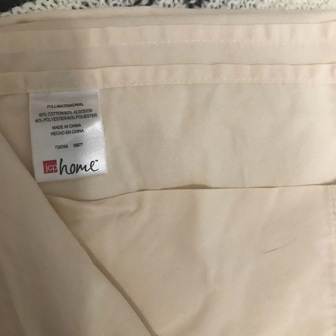 JCPenney Home Full Flat sheet/Blanket (Category: Bedding & Towels) located in Imus. Submitted by stop_shop7 (Listing ID 1464634095, Image 1). Description: - JCPenney Home Full/Matrimonial Sheet Set - Material: 60% Cotton, 40% Polyester - Color: Light Cream/Beige - Ideal for everyday use - Please check photos for detailed condition - Issue: Washable Stain Loc: Imus, Cavite Delivery: flash Express/Lalamove (Buyer Shoulders Shipping) MOP: Gcash/Bank