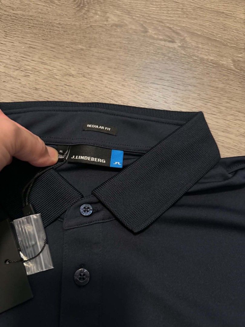 j.lindeberg Polo (Category: Tshirts & Polo Shirts ) located in General Trias. Submitted by hungariancheesecake (Listing ID 1464572671, Image 3). Description: size XL.