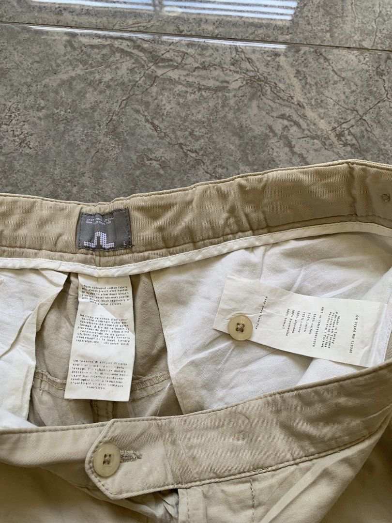 j.linderberg Walk Short (Category: Clothes Drying Rack) located in Bacolod City. Submitted by d_archives (Listing ID 1464745589, Image 3). Description: J.Linderberg Walk Short 34 Waist 21 Length 12 Hem Like New No Issue.