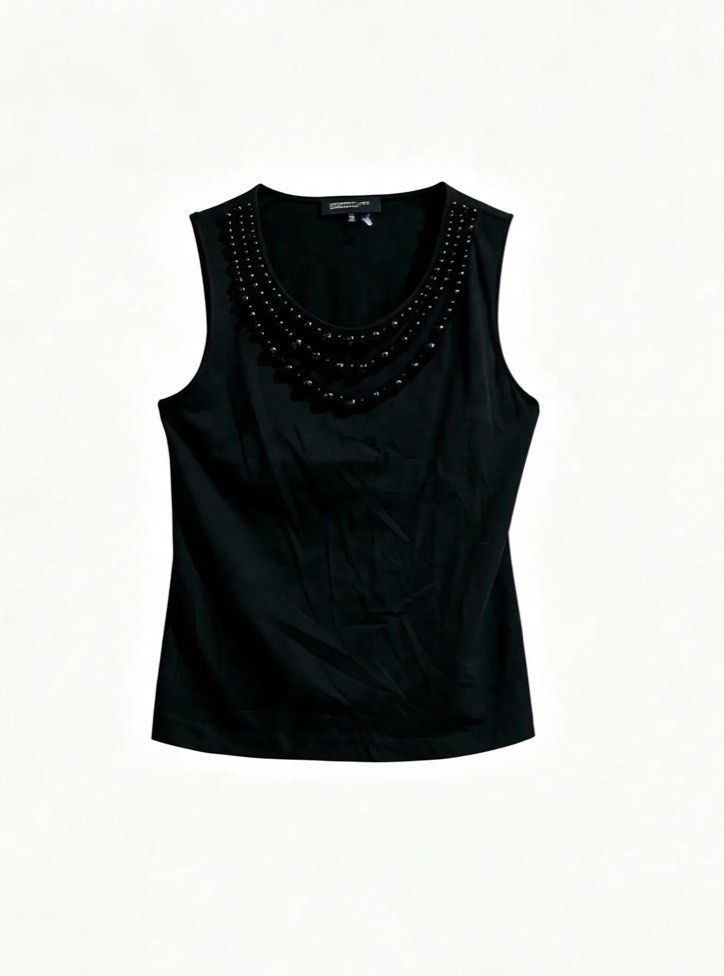 JONES NEW YORK (Category: Blouses) located in Davao. Submitted by sart0ria85 (Listing ID 1464658976, Image 1). Description: A black sleeveless shirt with Black Pearl embellishments. Stretchable. 98%COTTON 2%ELASTANE. MADE IN CHINA 🇨🇳 MEDIUM. Size 6 EXCELLENT CONDITION (96/100).