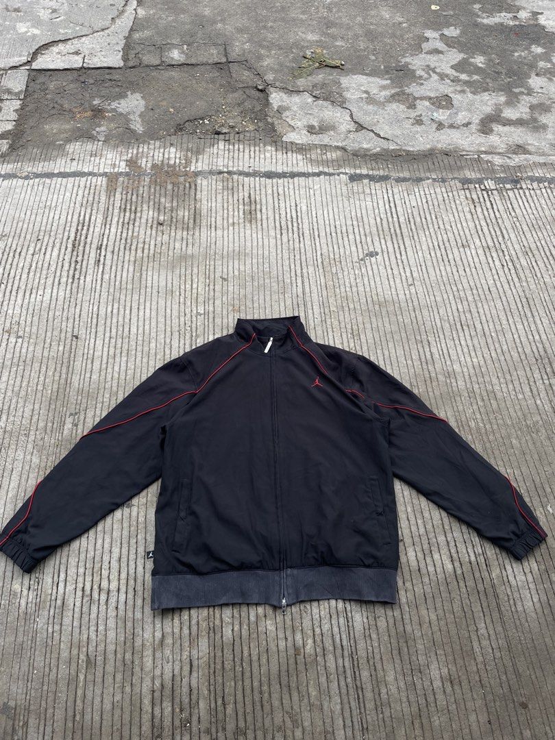 Jordan (Category: Coats, Jackets and Outerwear) located in Bula. Submitted by grindstogolds (Listing ID 1464625605, Image 1). Description: Jordan Large 25x28 Excellent .