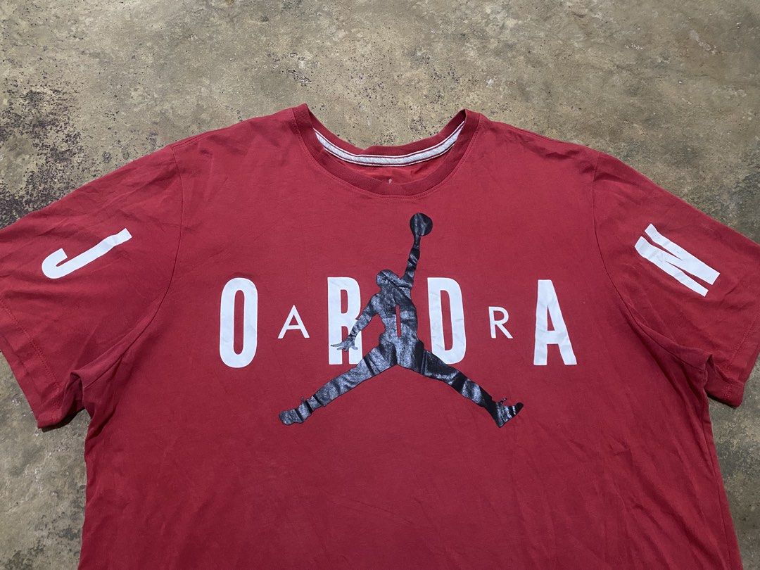 Jordan (Category: Activewear) located in Tabaco. Submitted by centthrif55361 (Listing ID 1464689849, Image 2). Description: Jordan Xxl on tag fit Xl W:21.4 L:28 Very good condition Color rate 9.4/10 Issue stain need wash Fresh from bale.