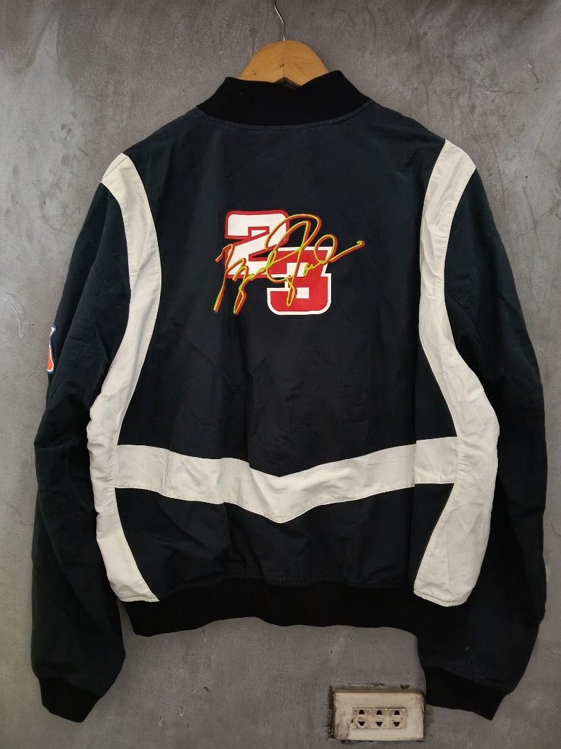 JORDAN AIR (Category: Coats, Jackets and Outerwear) located in Masbate. Submitted by arielagost83627 (Listing ID 1464612908, Image 2). Description: Color Rate: 9.5/10 Dimes: 25x25.5 Issue: None Excellent Condition.