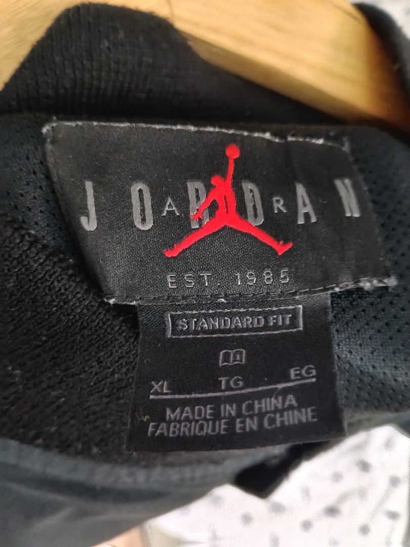 JORDAN AIR (Category: Coats, Jackets and Outerwear) located in Masbate. Submitted by arielagost83627 (Listing ID 1464612908, Image 3). Description: Color Rate: 9.5/10 Dimes: 25x25.5 Issue: None Excellent Condition.