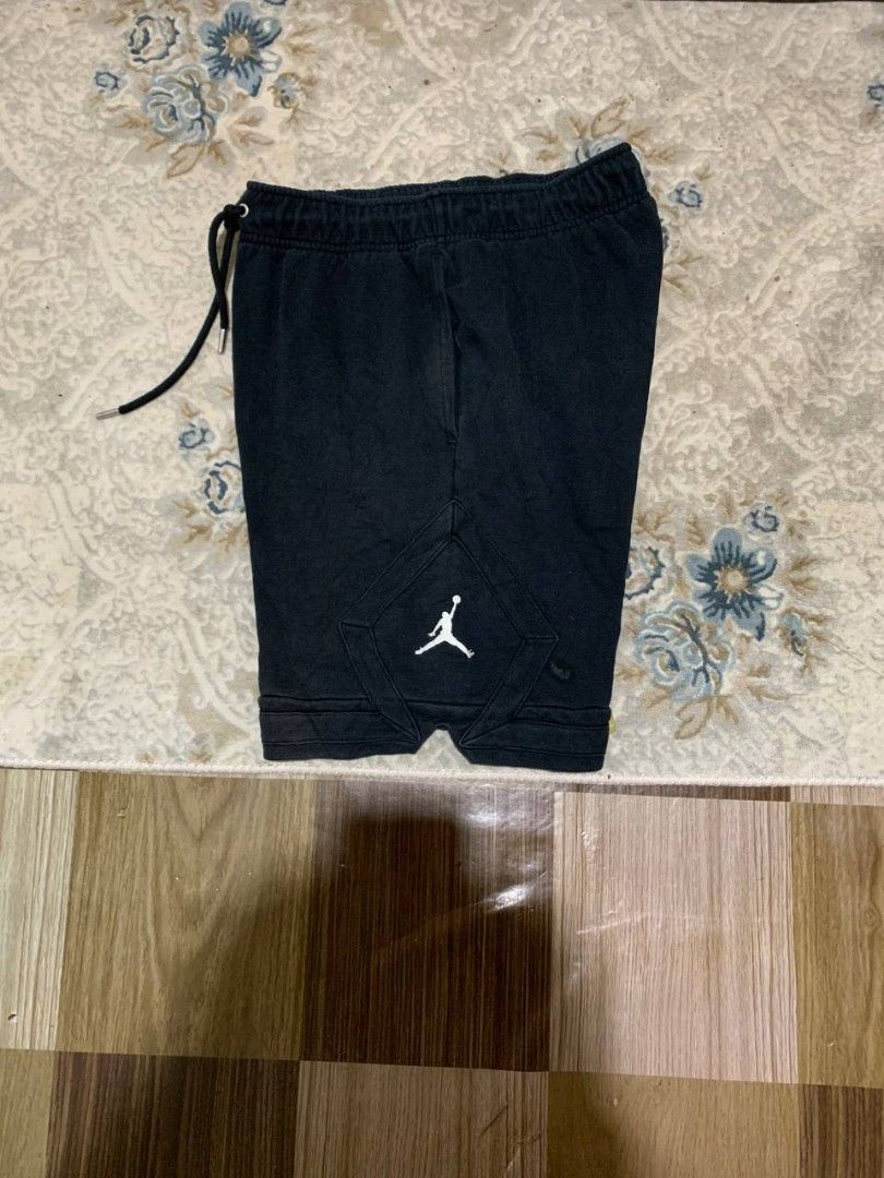 Jordan diamond short (Category: Activewear) located in Bula. Submitted by justinejar75338 (Listing ID 1464731920, Image 2). Description: Jordan Diamond cotton short size M on tag Fitted to large good condition color rate 9/10 issue minimal discoloration not very visible 750 free shipped 📩📩📩.