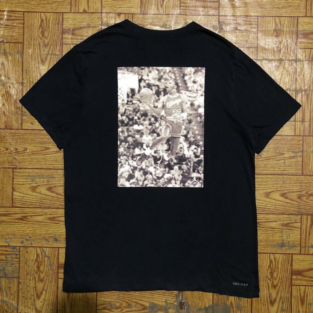 Jordan Graphic tee (Category: Tshirts & Polo Shirts ) located in Dasmarinas. Submitted by cornyxmessy (Listing ID 1464587612, Image 1). Description: width - 22 length - 30.