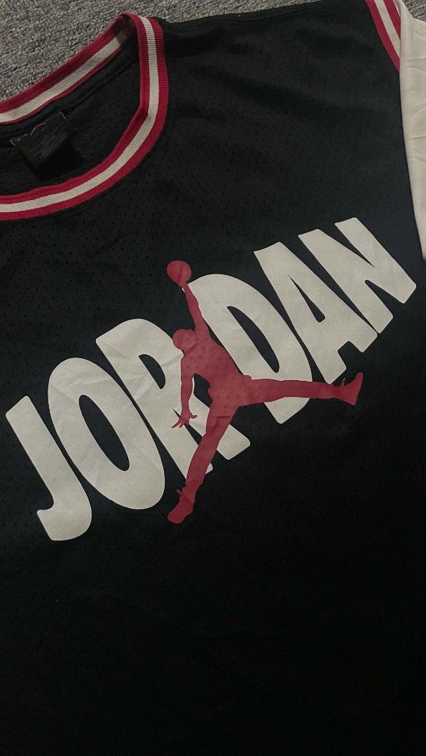Jordan Jersey Tshirt (Category: Activewear) located in Manila. Submitted by jusss121 (Listing ID 1464594050, Image 2). Description: Youth XL on tag Best fit Large 22/28 Excellent condition No issue/needs wash PM/DM 💌.