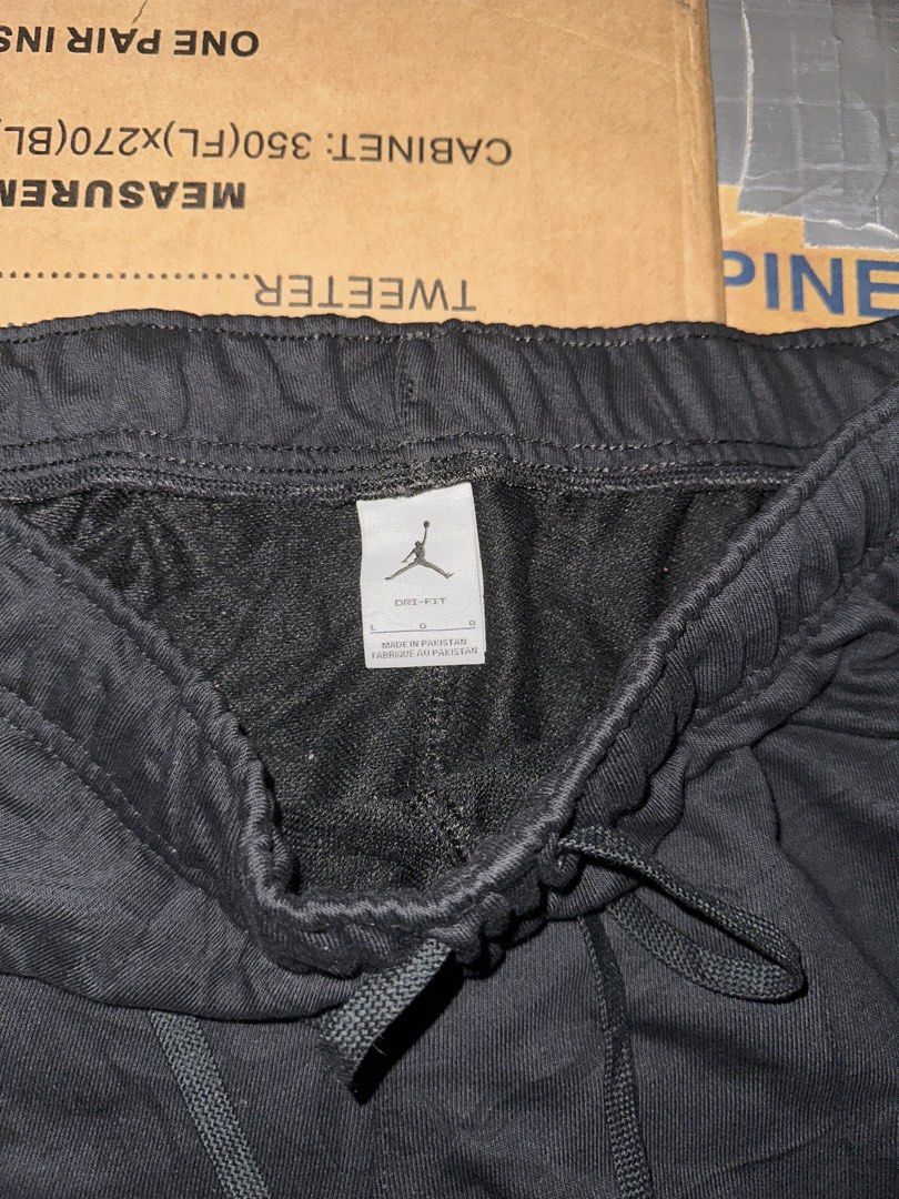 Jordan jogger (Category: Joggers) located in Quezon City. Submitted by eyjmariano11 (Listing ID 1464724426, Image 3). Description: For sale… Jordan jogger script Size large on tag 33-36 waistline 39 length 9.5/10 condition Need wash Php 1200+sf.