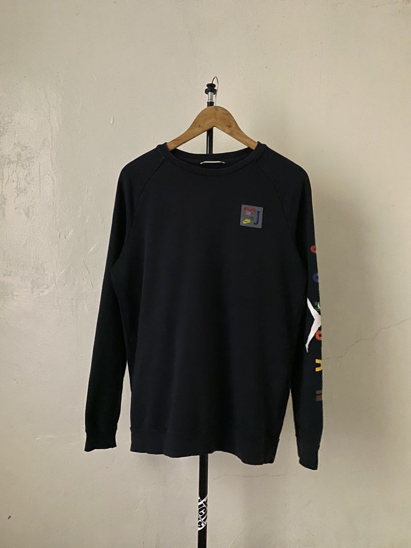 jordan pullover (Category: Hoodies) located in Marikina City. Submitted by andreioruga (Listing ID 1464742190, Image 1). Description: size: medium width 21.5 | length 27.5 color rate: 10/10 issue: none condition: as new dm 📩.