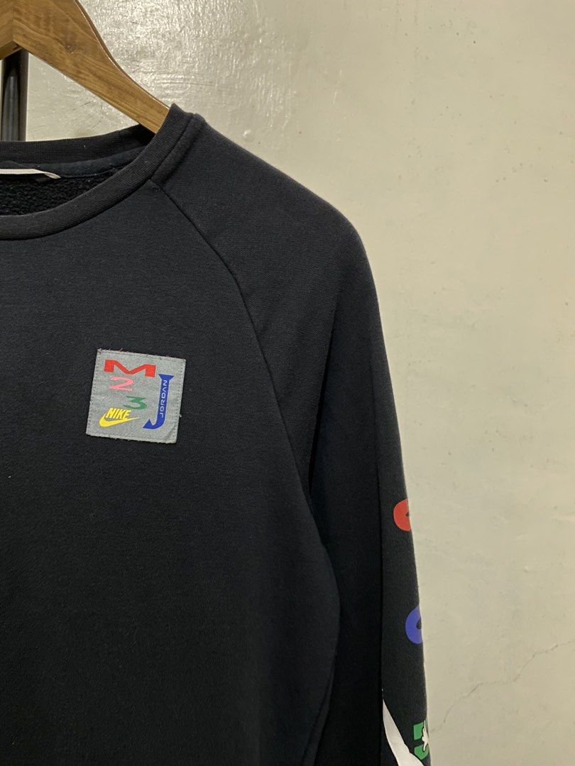 jordan pullover (Category: Hoodies) located in Marikina City. Submitted by andreioruga (Listing ID 1464742190, Image 2). Description: size: medium width 21.5 | length 27.5 color rate: 10/10 issue: none condition: as new dm 📩.