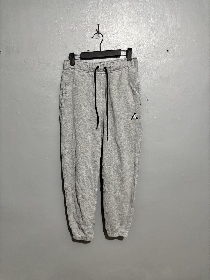 Jordan Sweat pants heavy cotton (Category: Joggers) located in Bacolor. Submitted by dandaofficial25 (Listing ID 1464612364, Image 1). Description: 28W 37L.