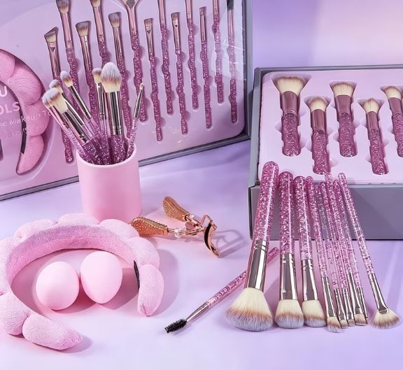 JOS 23pcs Makeup Brush Set - Rhinestone Handle (Category: Makeup) located in Manila. Submitted by pauwie40838 (Listing ID 1464686192, Image 3). Description: - 23-piece makeup brush set - Features ultra shiny rhinestone handles - Includes brushes for face and eye makeup - Comes with a fluffy headband - Includes two makeup sponges - Ideal for everyday use or travel - A complete set for all your makeup needs.