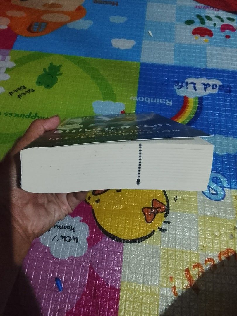 Julia Quinn (Category: Storybooks) located in Bambang. Submitted by axela21 (Listing ID 1464735537, Image 3). Description: Like New Condi.