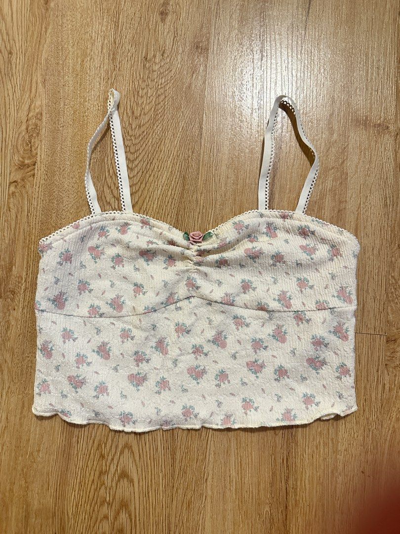 [JUST G] floral tank top (Category: Sleeveless) located in Cainta. Submitted by m4tchyyy (Listing ID 1464649475, Image 1). Description: 🍀 mode of payment: gcash or bdo 🍀 mode of delivery: j&t express, ggx, or same day delivery within metro manila feel free to inquire! 🩷.