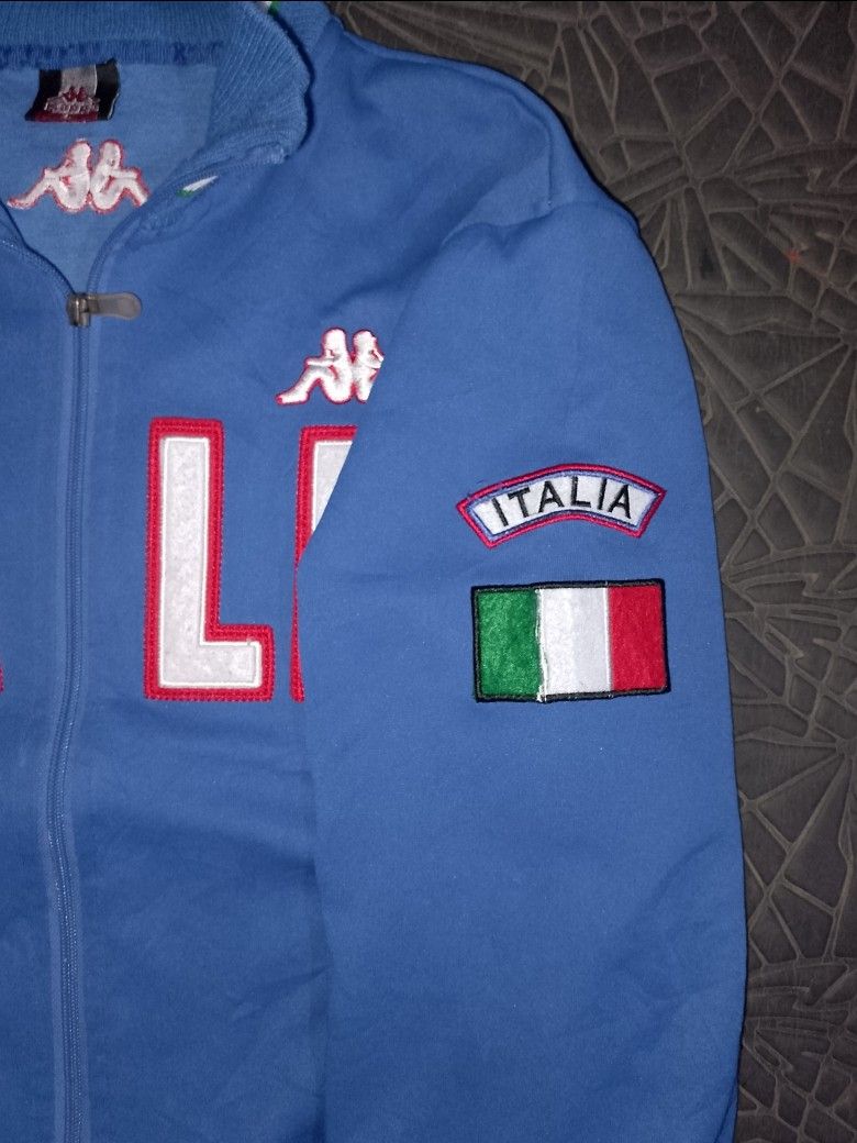KAPPA VINTAGE VARSITY JACKET (Category: Activewear) located in Saint Bernard. Submitted by j0h_mhongg (Listing ID 1464730287, Image 3). Description: AS NEW CONDITION NO ISSUE DIMES: 22 × 27 10/10 COLOR RATE.