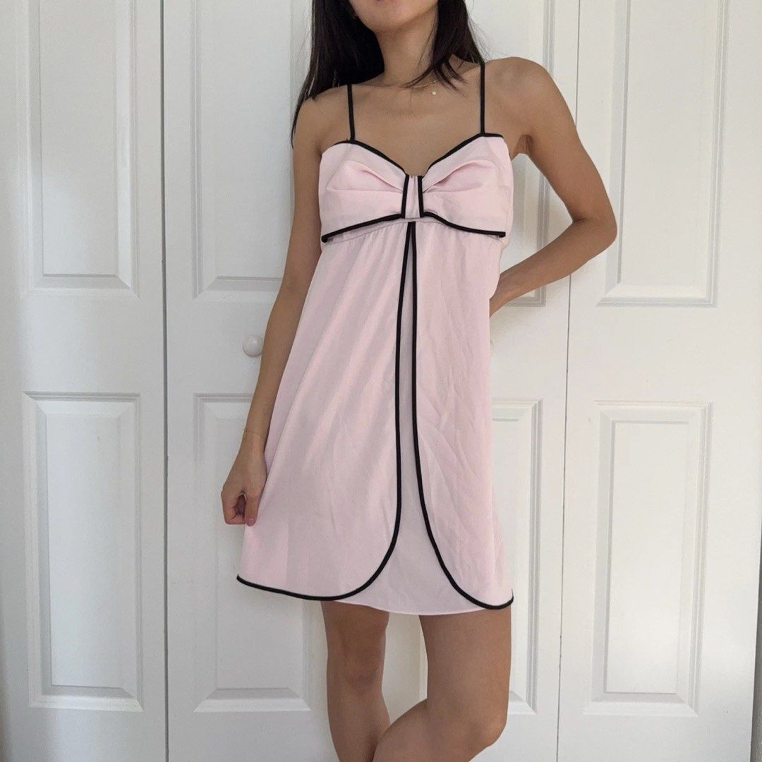 Kate spade night dress (Category: Evening dresses & gowns) located in Manila. Submitted by jean777_love (Listing ID 1464661846, Image 1). Description: Can fit to small to medium.