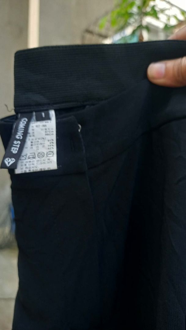 K.C black wide flowy squarepants (Category: Other Bottoms) located in Davao. Submitted by irisrazona16792 (Listing ID 1464666387, Image 2). Description: Wd side pocket Waist 27-29 (garterize) L 28 good as new.