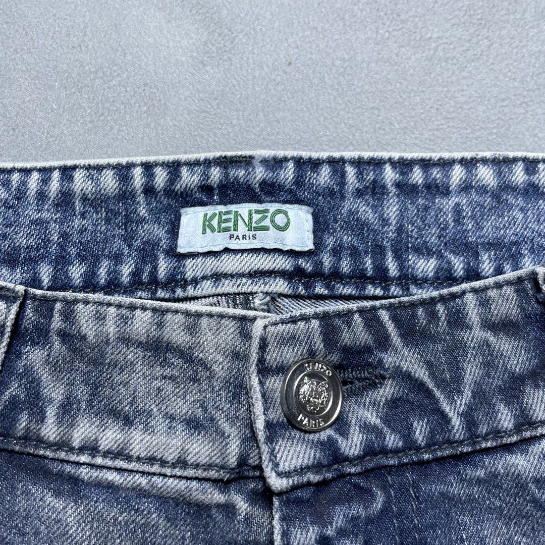 KENZO BIKER DENIM PANTS (Category: Jeans) located in Manila. Submitted by revise.ph_ (Listing ID 1464754264, Image 2). Description: KENZO BIKER DENIM PANTS Made in ITALY Tagged Size :34 Dimension Waist:36-38 Length:46 Inseam:37 Rise:10 Leg opening:7.3 No issue Price:3,500 Free shipping via JNT .