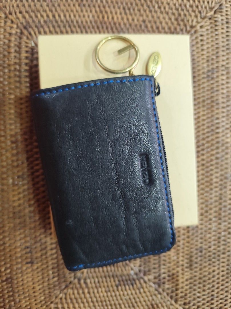 Kenzo Card Holder (Category: Luxury Bags & Wallets) located in Dipolog. Submitted by thriftteata (Listing ID 1464571972, Image 3). Description: like new.