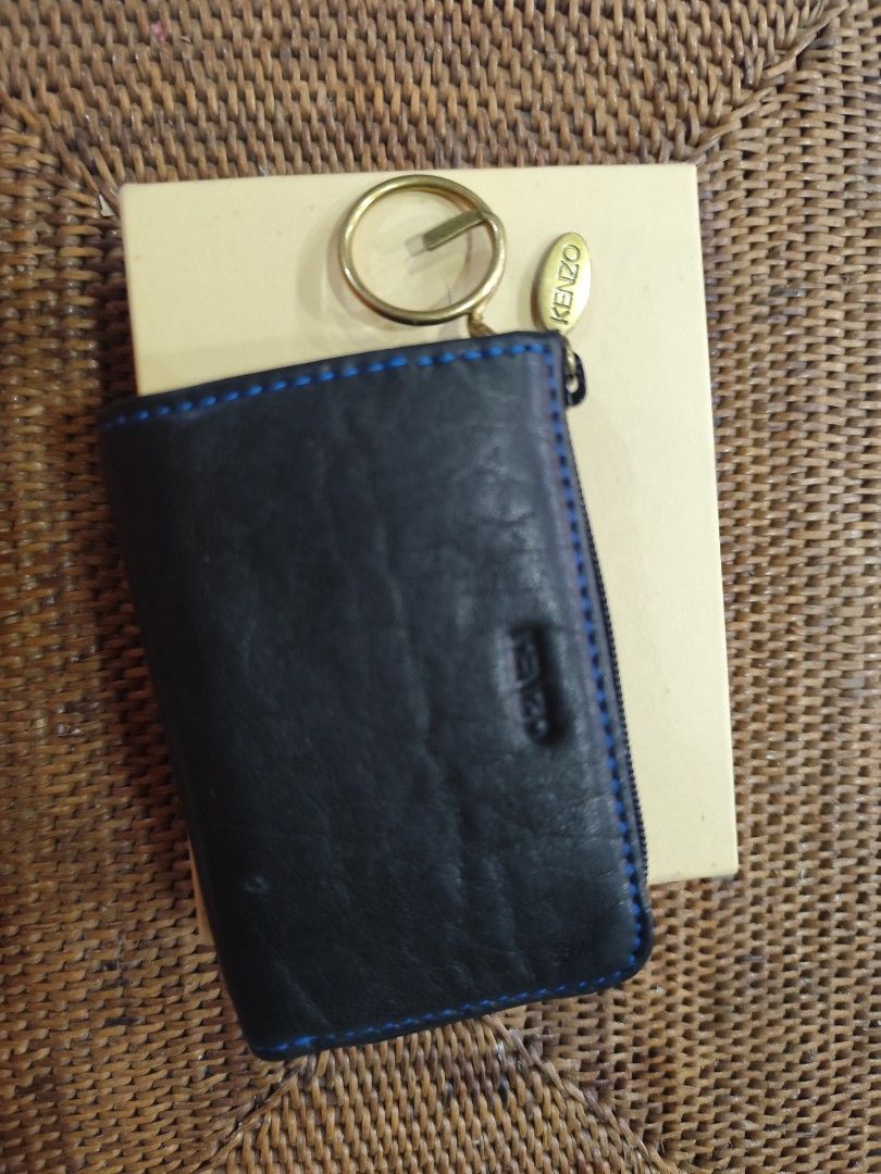 Kenzo Card Holder (Category: Luxury Bags & Wallets) located in Dipolog. Submitted by thriftteata (Listing ID 1464571972, Image 1). Description: like new.