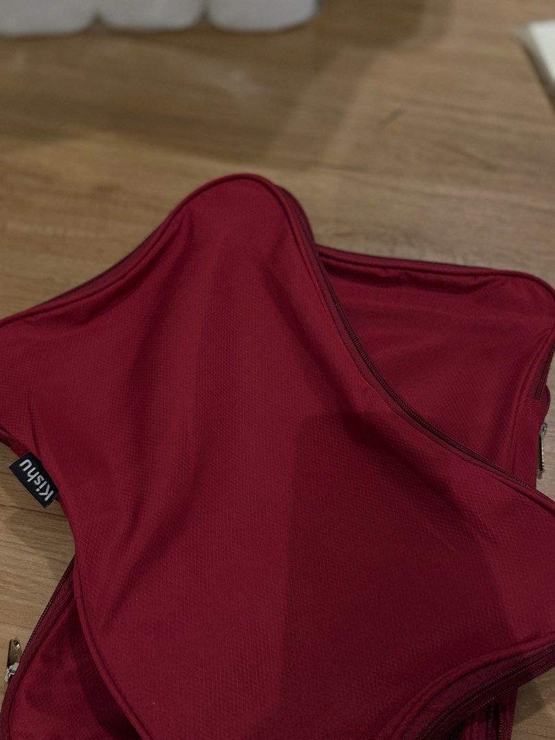 Kishu Compression Cubes (2pcs) (Category: Travel Essentials & Accessories) located in Pasig City. Submitted by atticstreet (Listing ID 1464601725, Image 3). Description: .